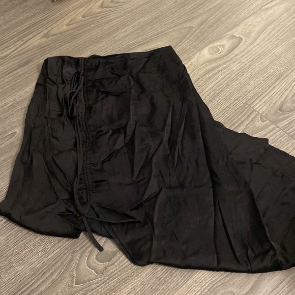 South Beach Skirt in Black - Picture 4 of 5